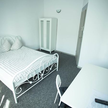 Moonriver Inn Варшава Екстериор снимка