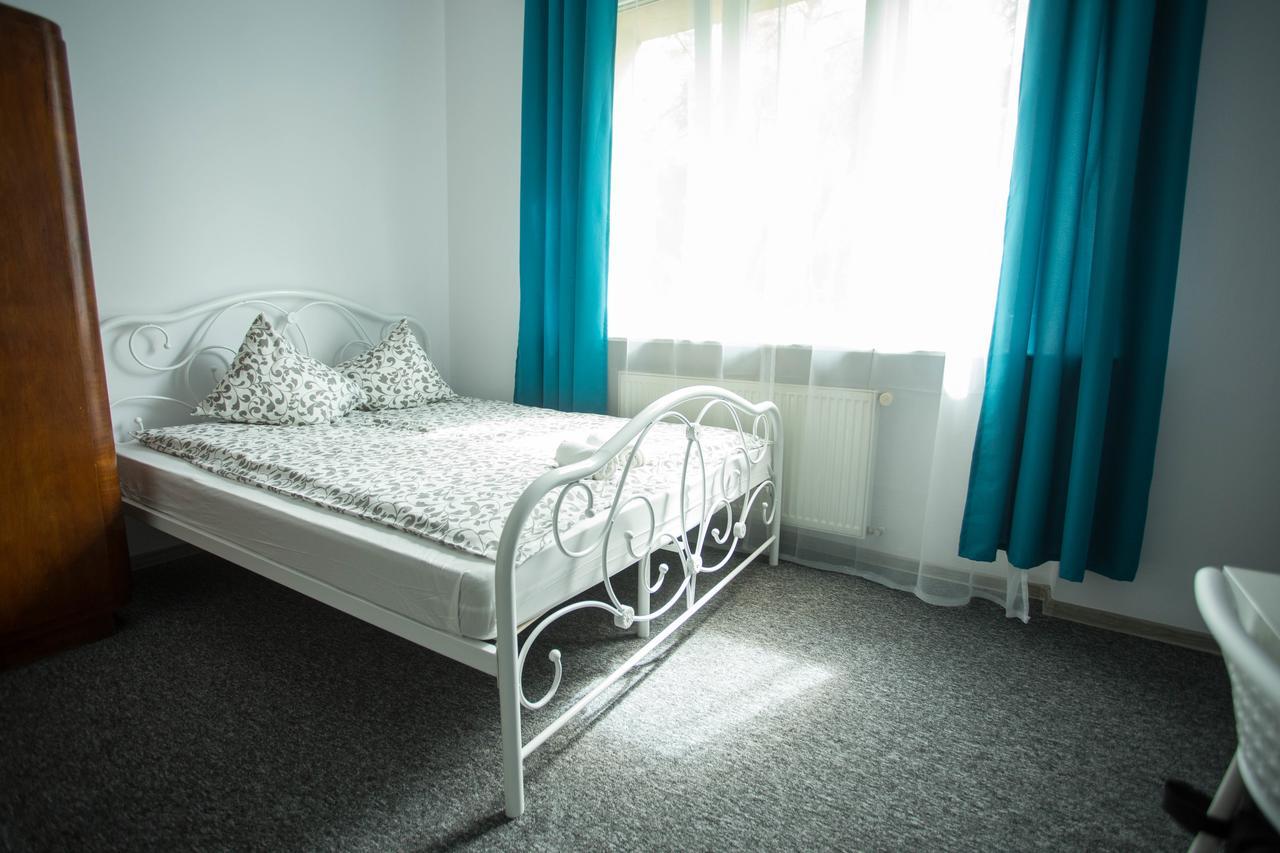 Moonriver Inn Варшава Екстериор снимка