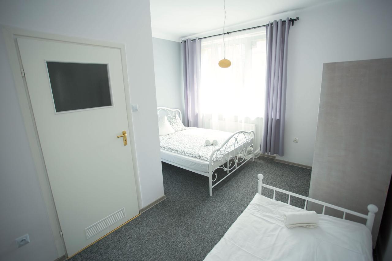 Moonriver Inn Варшава Екстериор снимка