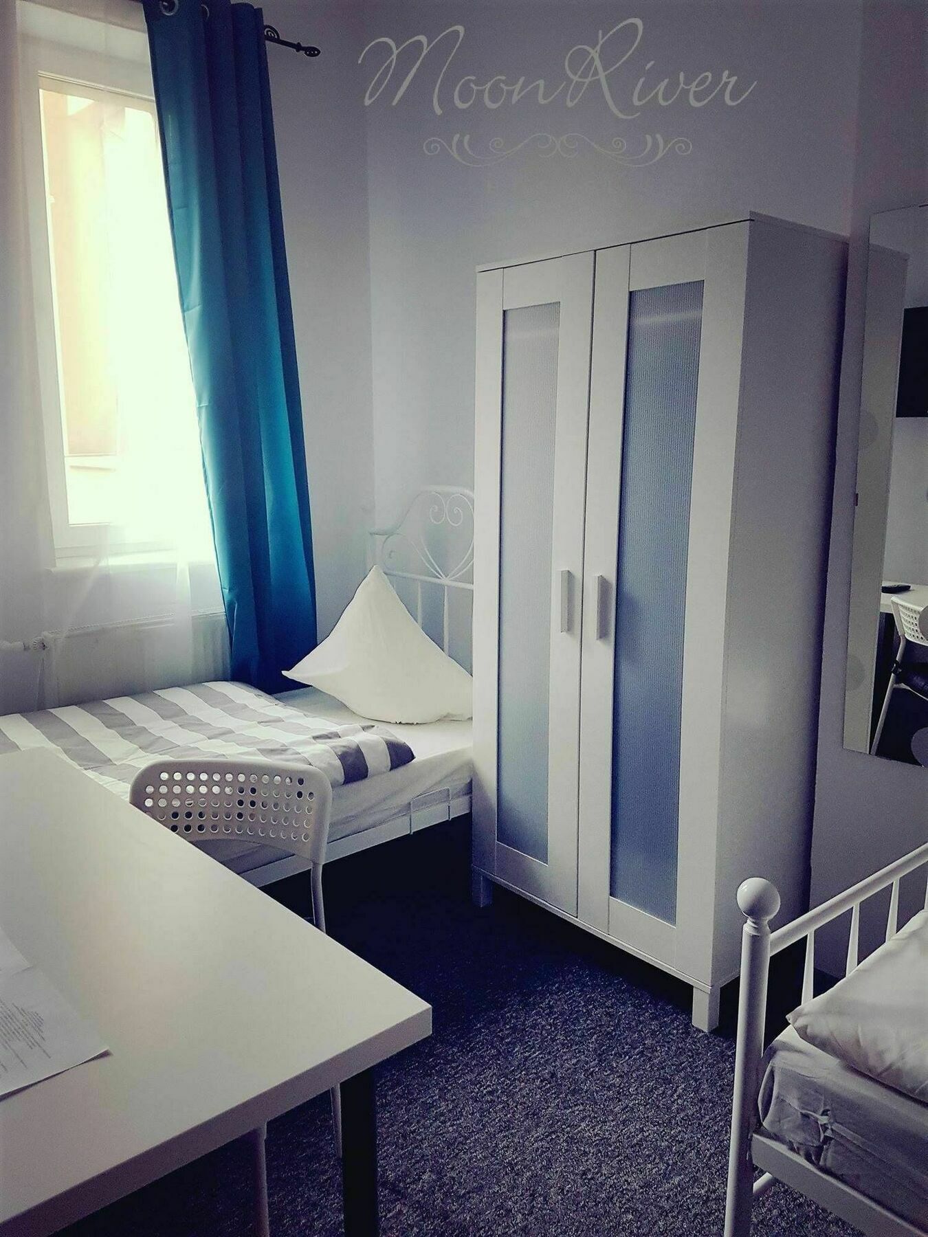 Moonriver Inn Варшава Екстериор снимка