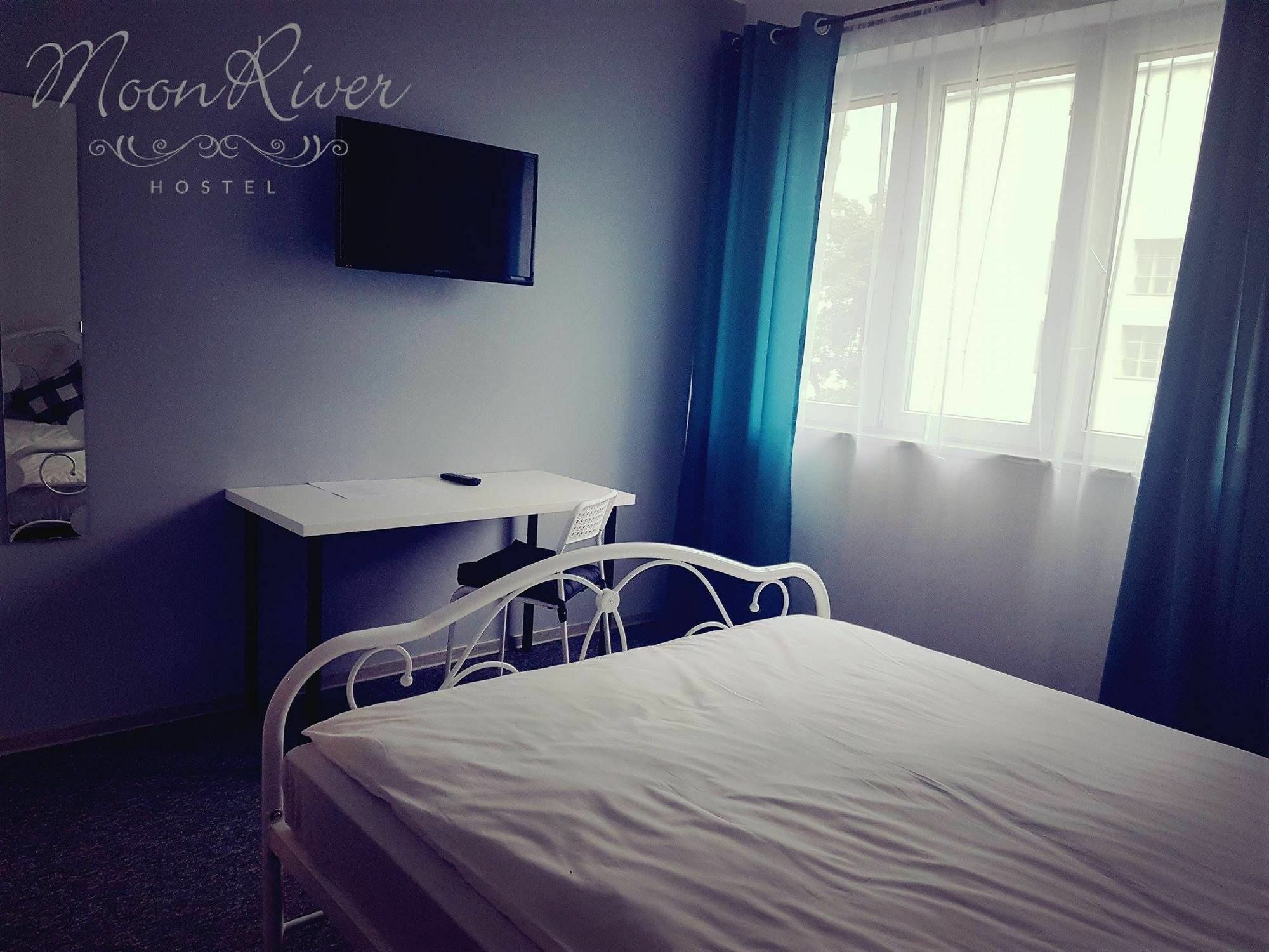Moonriver Inn Варшава Екстериор снимка