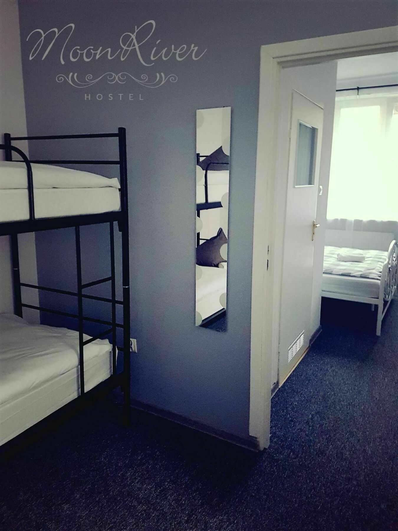 Moonriver Inn Варшава Екстериор снимка