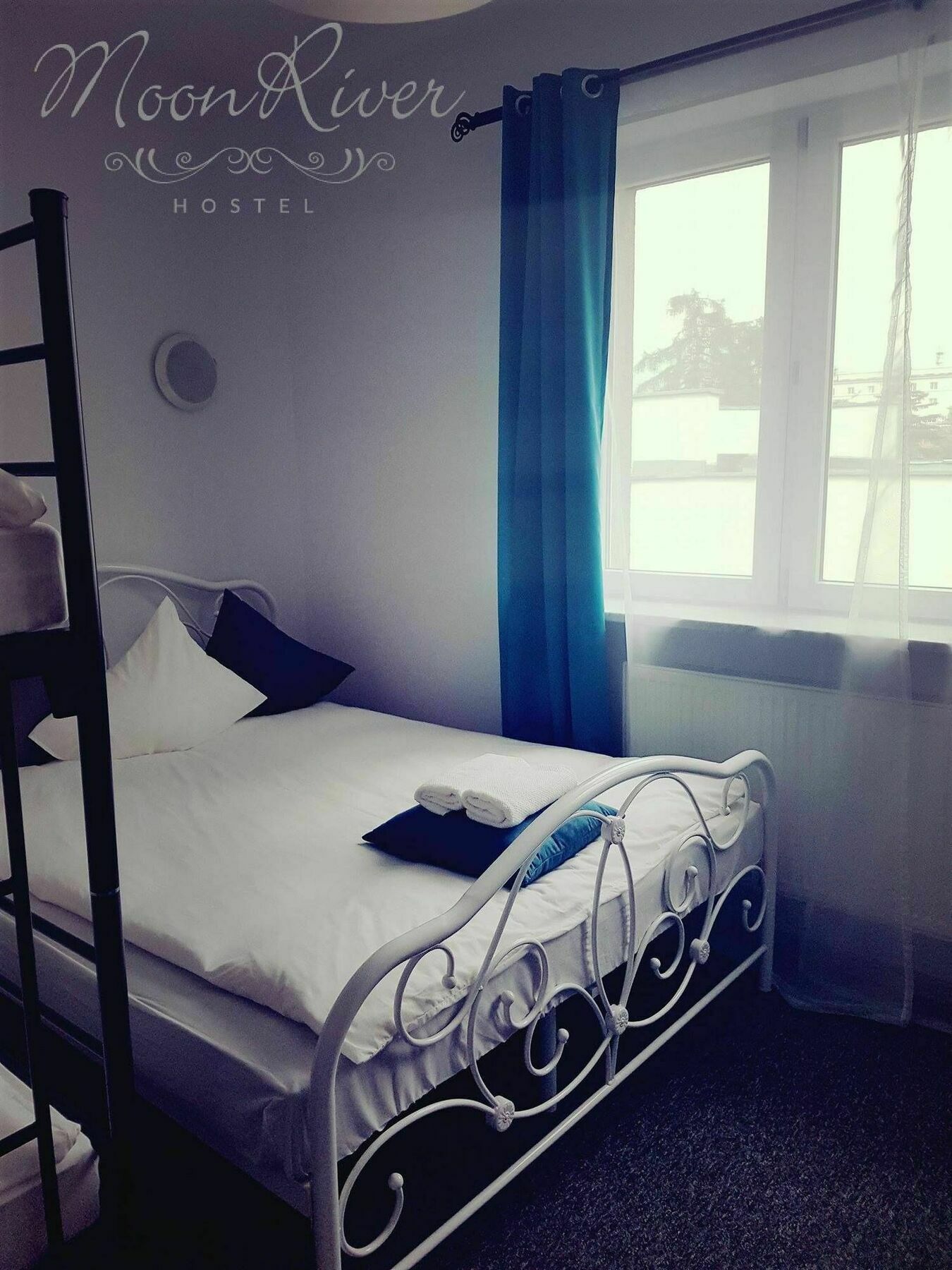 Moonriver Inn Варшава Екстериор снимка