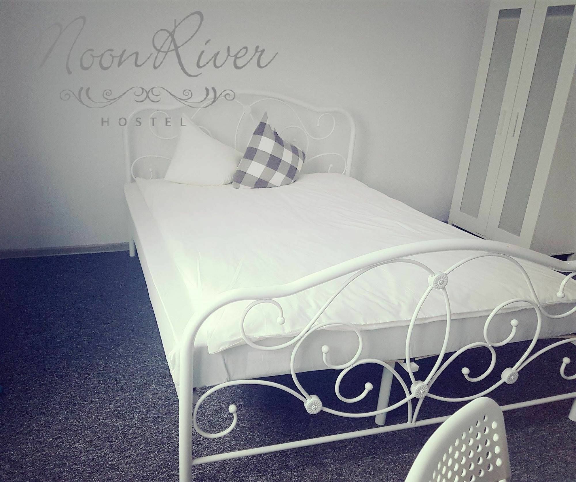 Moonriver Inn Варшава Екстериор снимка