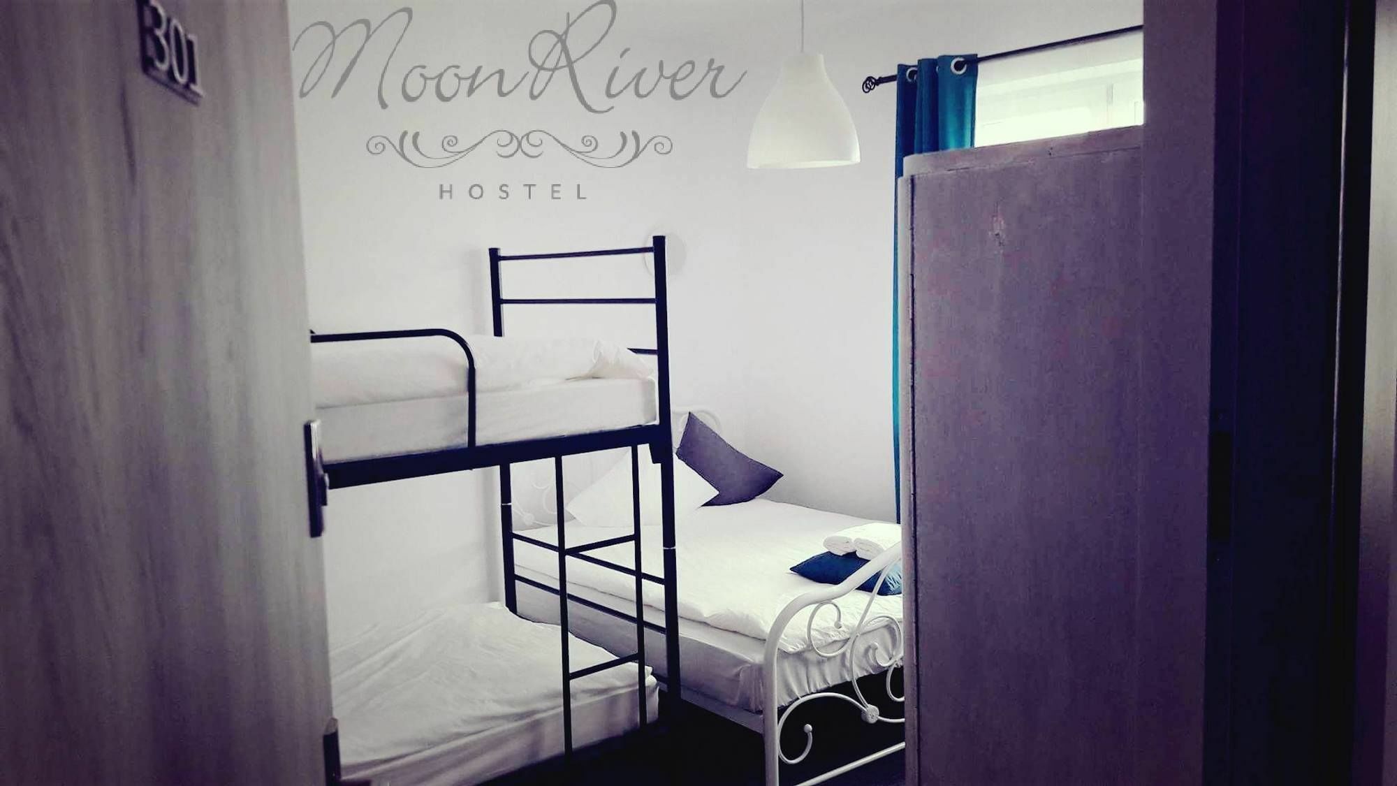 Moonriver Inn Варшава Екстериор снимка